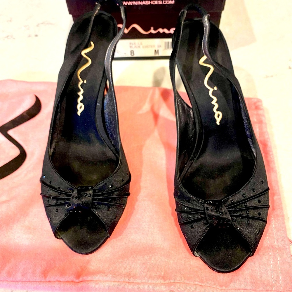 Nina FLO Black Luster open toe sling back heel with rhinestone.  Size 8. Black